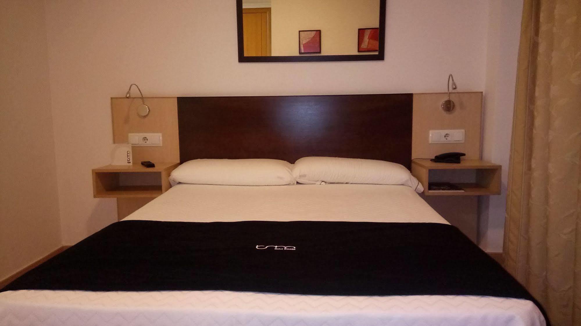 Hotel Room Pontevedra Extérieur photo