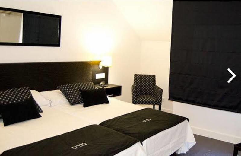 Hotel Room Pontevedra Extérieur photo